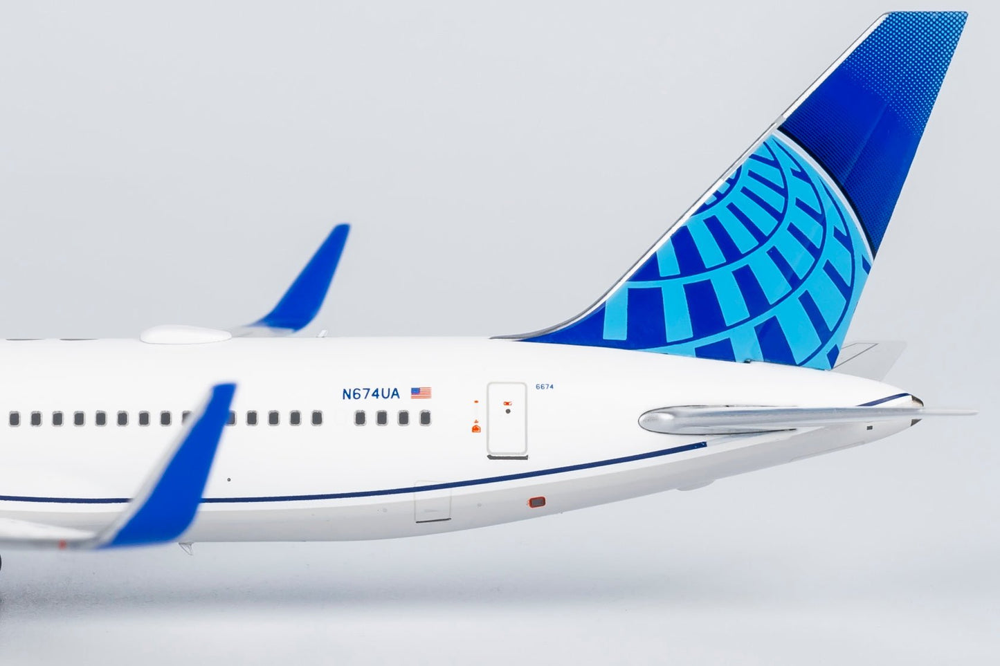 Pre-Order NG Models 17006 1:400 United Airlines 767-300ER/w N674UA (Blue Evolution c/s)