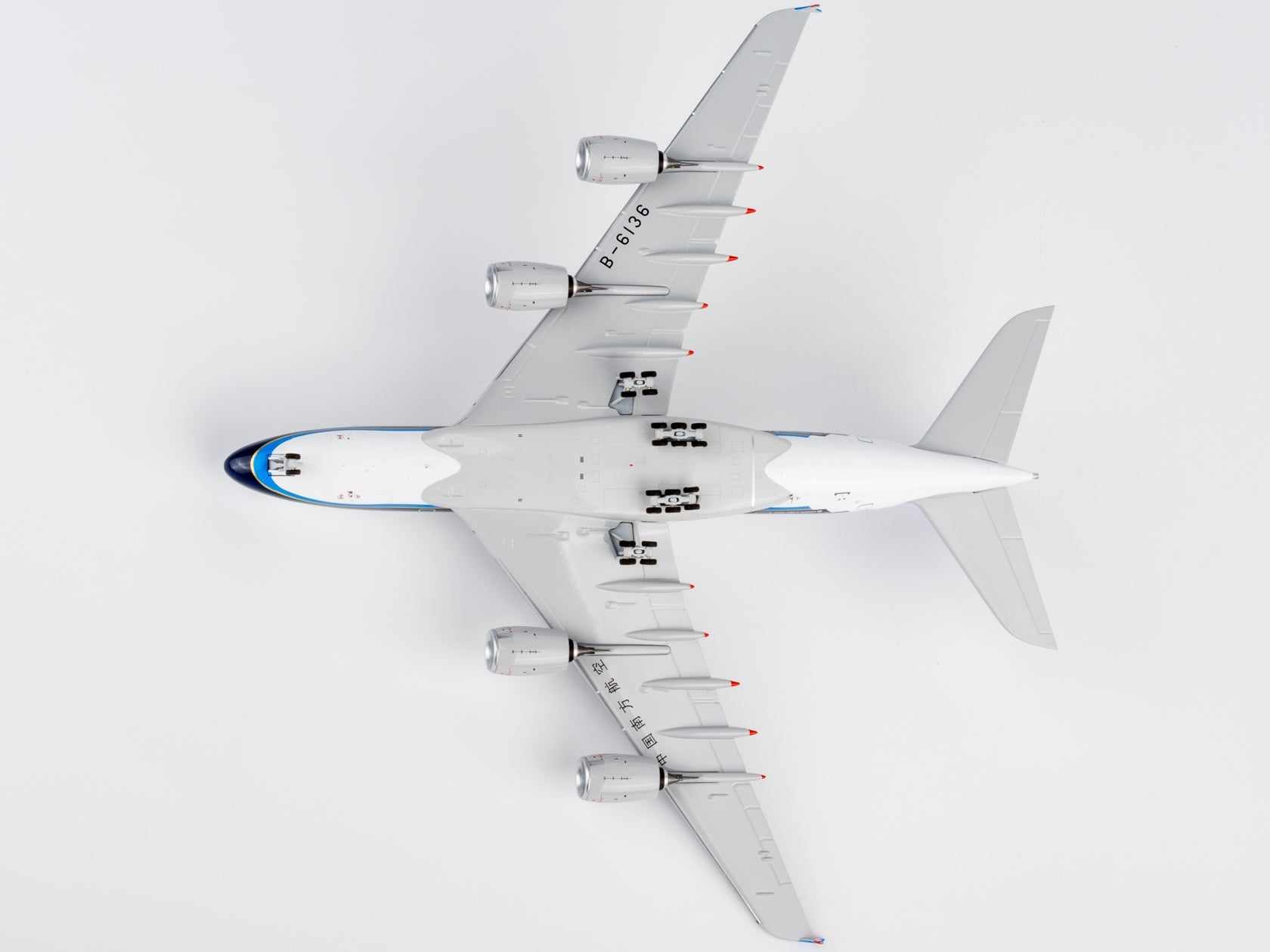 Pre-Order NG Models 24626 1:400 China Southern Airlines A380-800 B-6136 (First A380 for China)