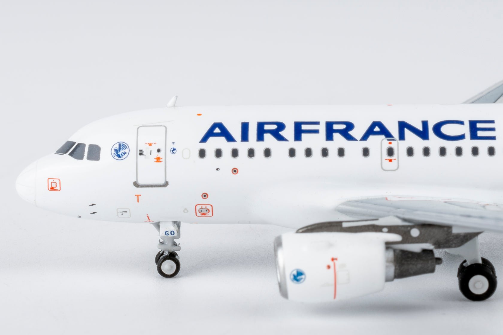 Pre-Order NG Models 48023 1:400 Air France A318-100 F-GUGO revised modern livery