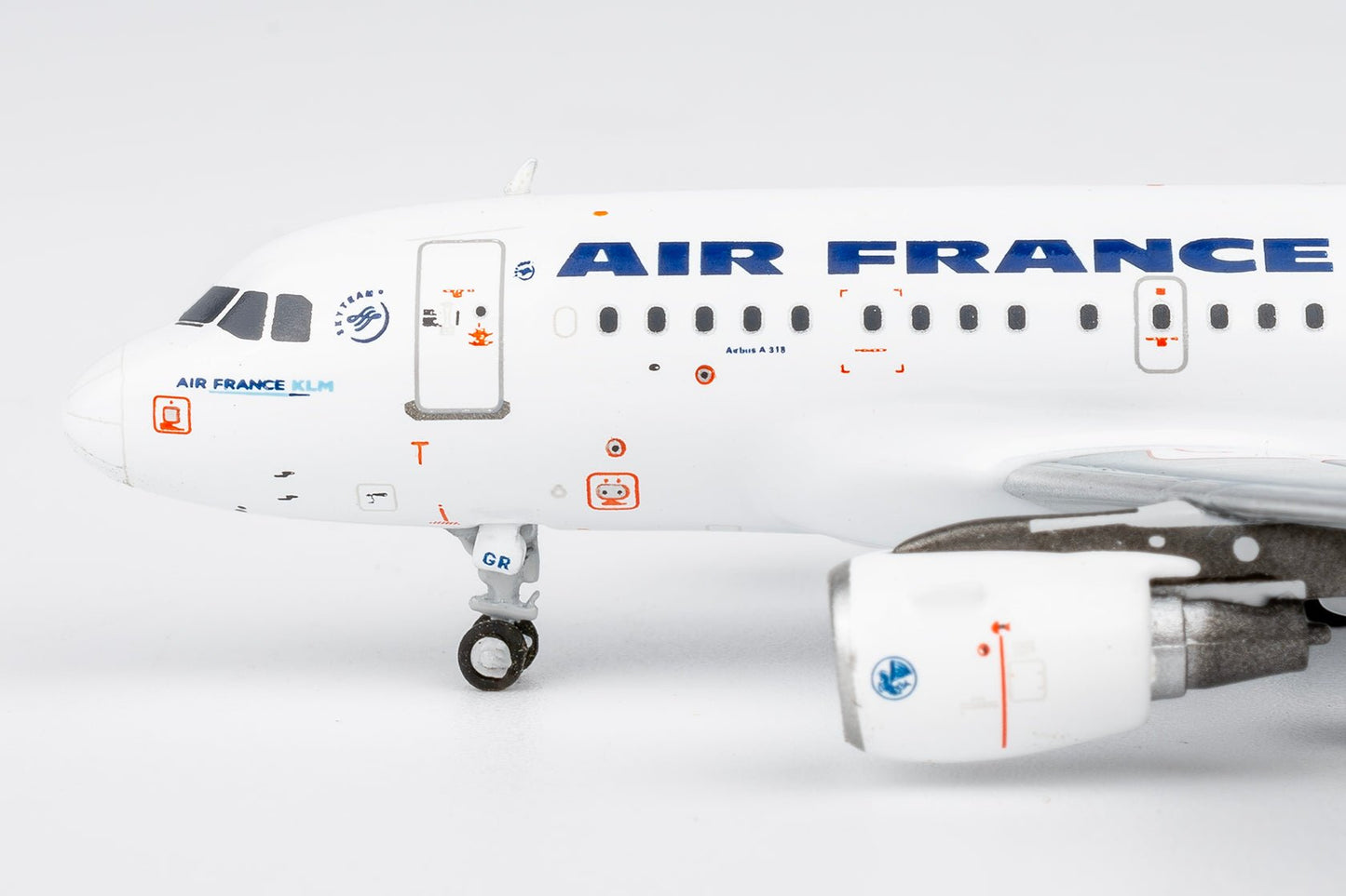 Pre-Order NG Models 48025 1:400 Air France A318-100 F-GUGR (old colors)