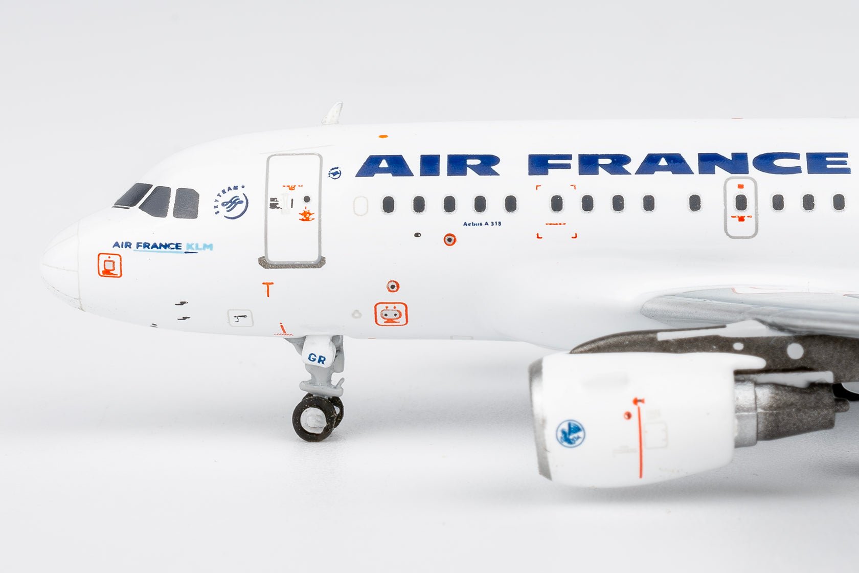 Pre-Order NG Models 48025 1:400 Air France A318-100 F-GUGR (old colors)