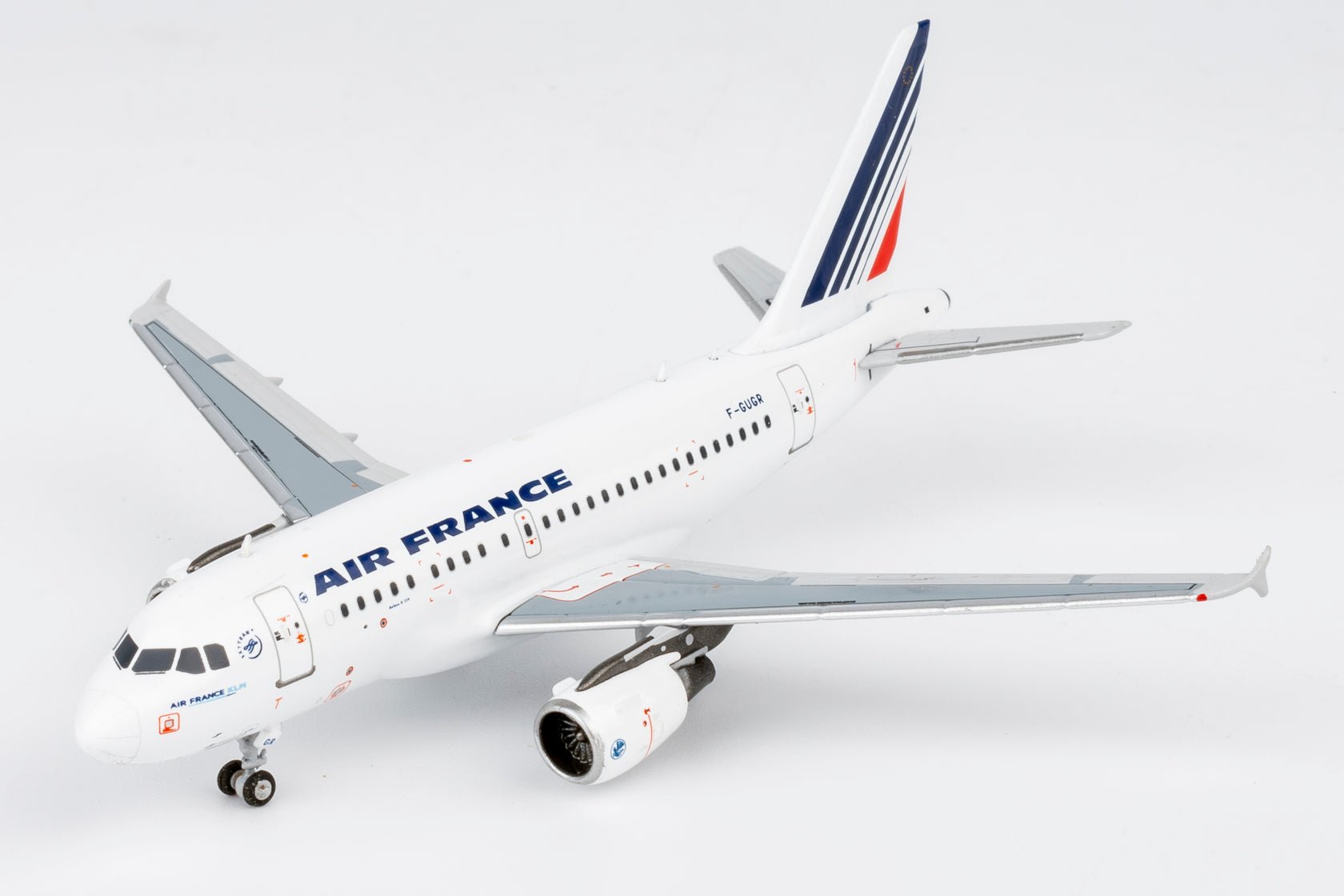 Pre-Order NG Models 48025 1:400 Air France A318-100 F-GUGR (old colors)