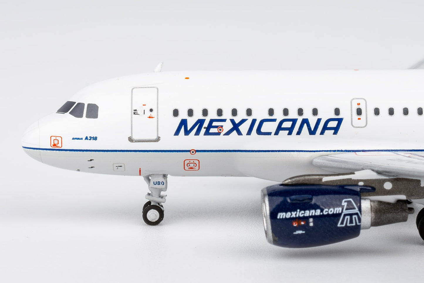 Pre-Order NG Models 48029 1:400 Mexicana A318-100 XA-UBQ (old colors)