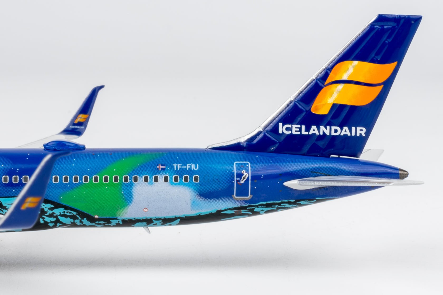 Pre-Order NG Models 53213 1:400 Icelandair 757-200/w TF-FIU (Aurora (Northern Lights))