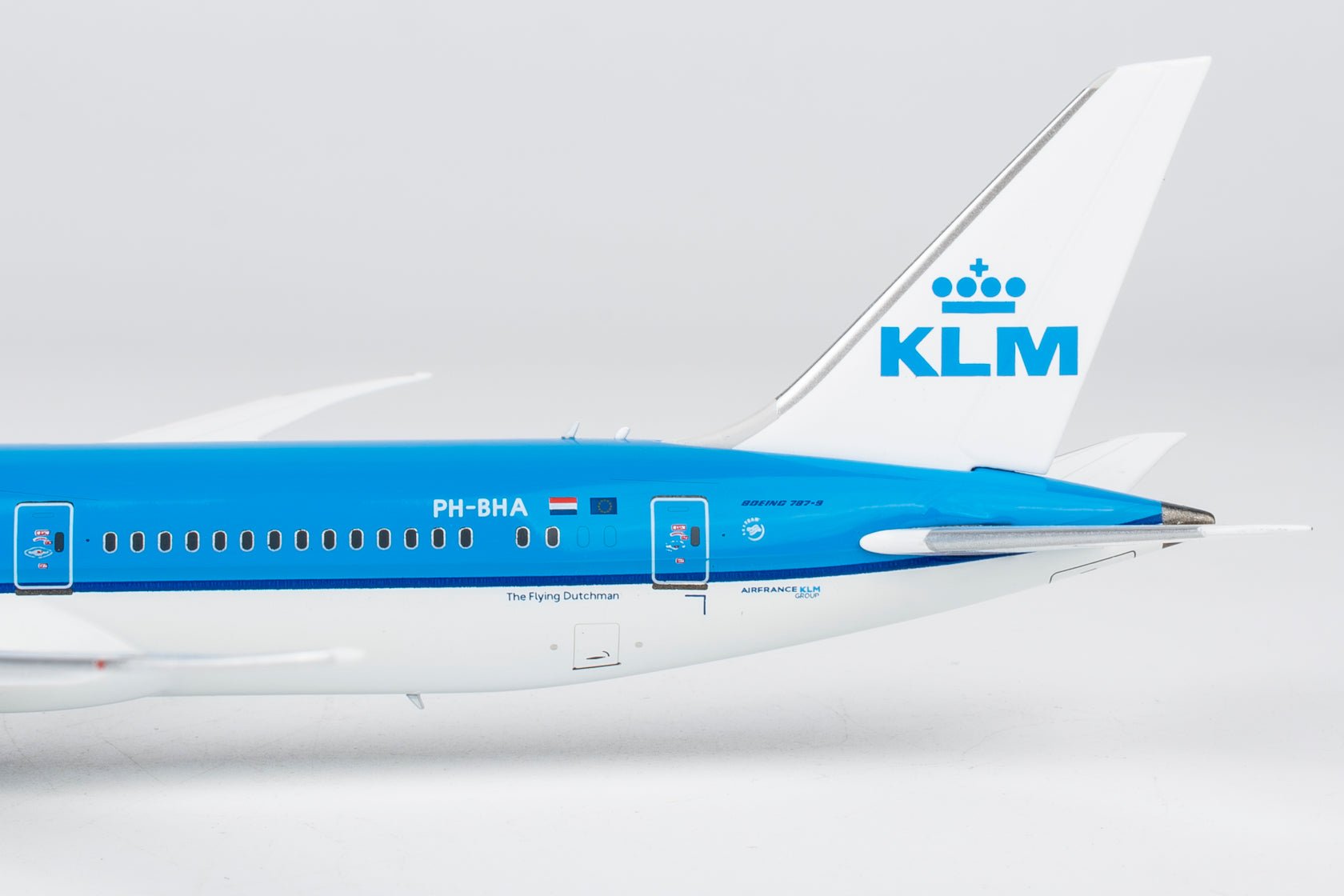 Pre-Order NG Models 55148 1:400 KLM Royal Dutch Airlines 787-9 Dreamliner PH-BHA "Carnation / Anjer" (revised colors; named "Carnation / Anjer")