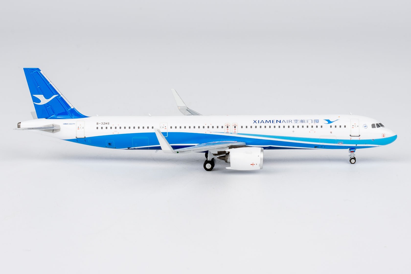 Pre-Order NG Models 64144 1:400 Xiamen Airlines A321neo B-32HS (current colors)