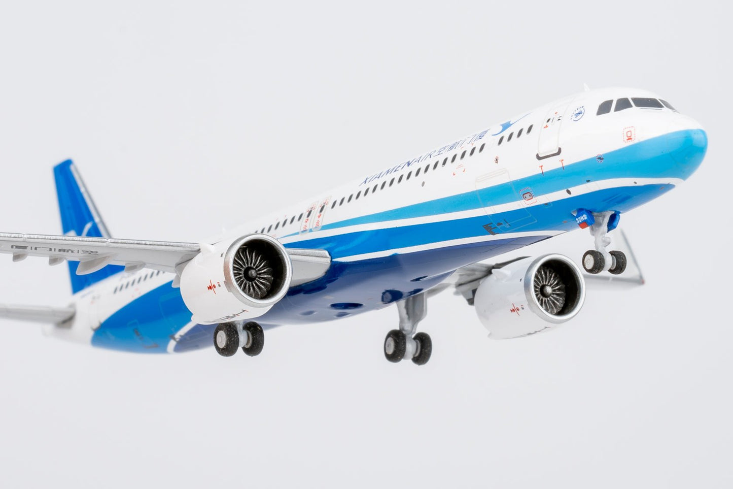 Pre-Order NG Models 64144 1:400 Xiamen Airlines A321neo B-32HS (current colors)