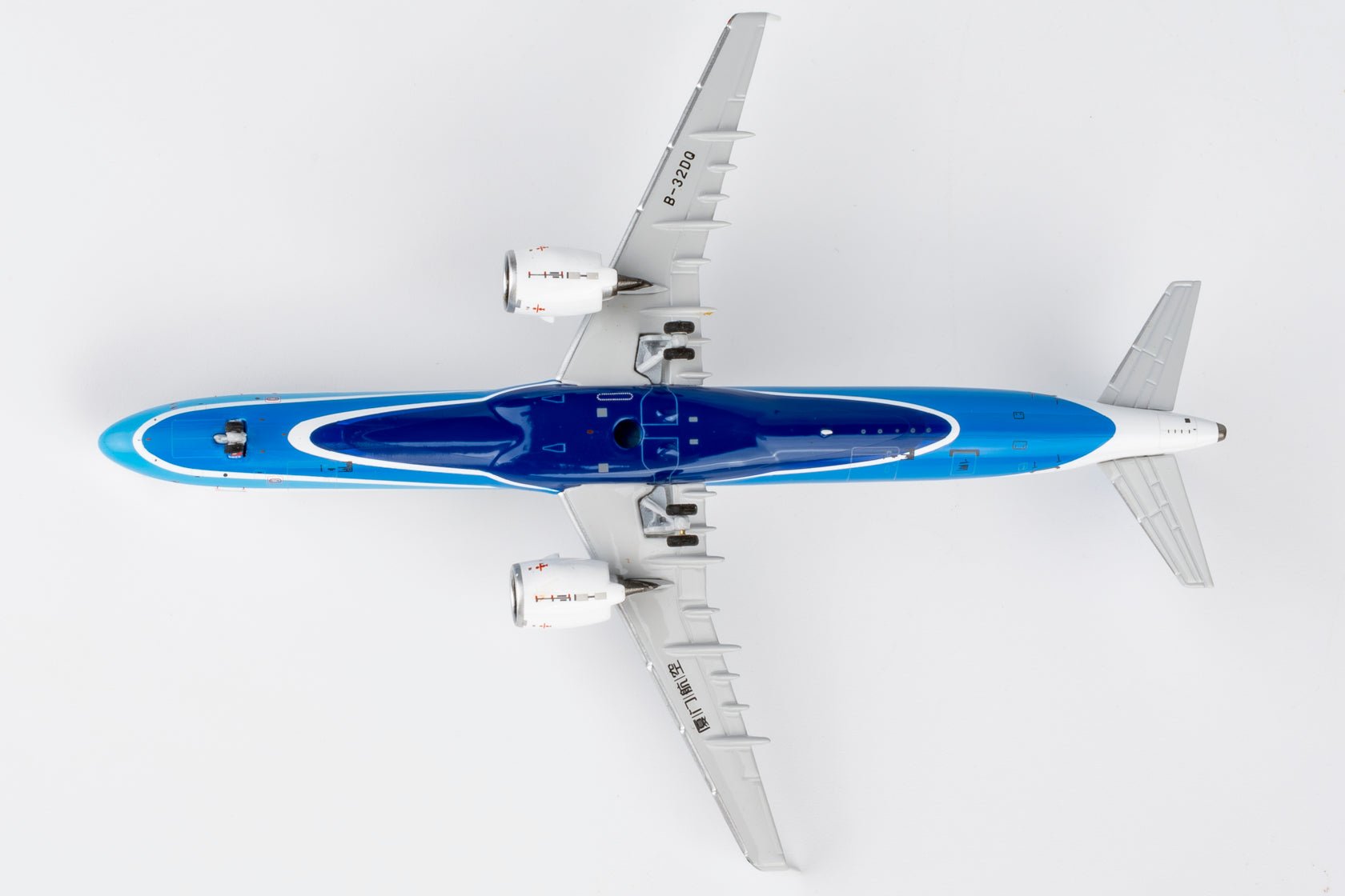Pre-Order NG Models 64145 1:400 Xiamen Airlines A321neo B-32DQ (current colors)