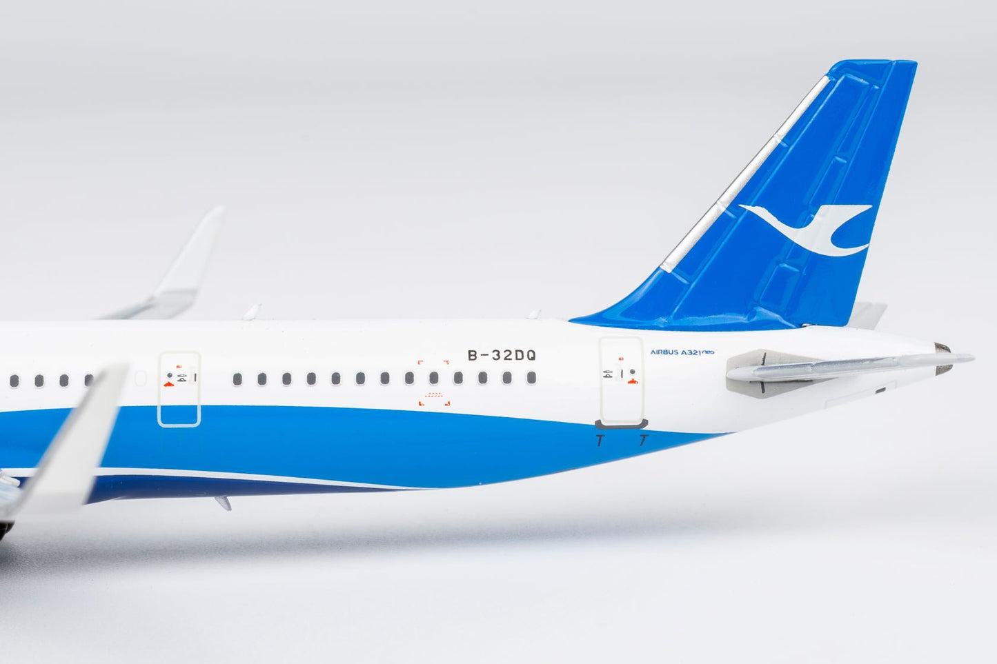 Pre-Order NG Models 64145 1:400 Xiamen Airlines A321neo B-32DQ (current colors)