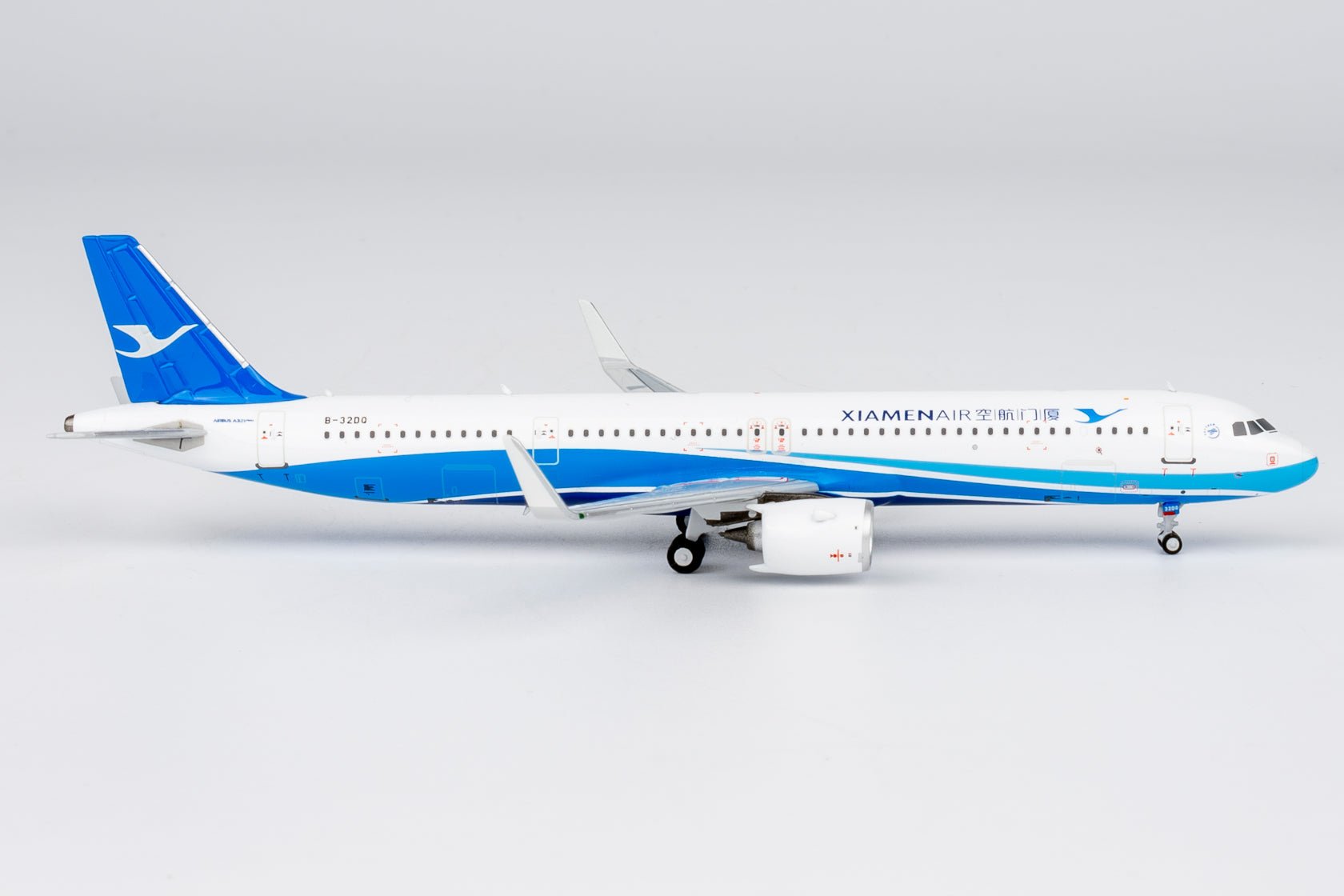 Pre-Order NG Models 64145 1:400 Xiamen Airlines A321neo B-32DQ (current colors)