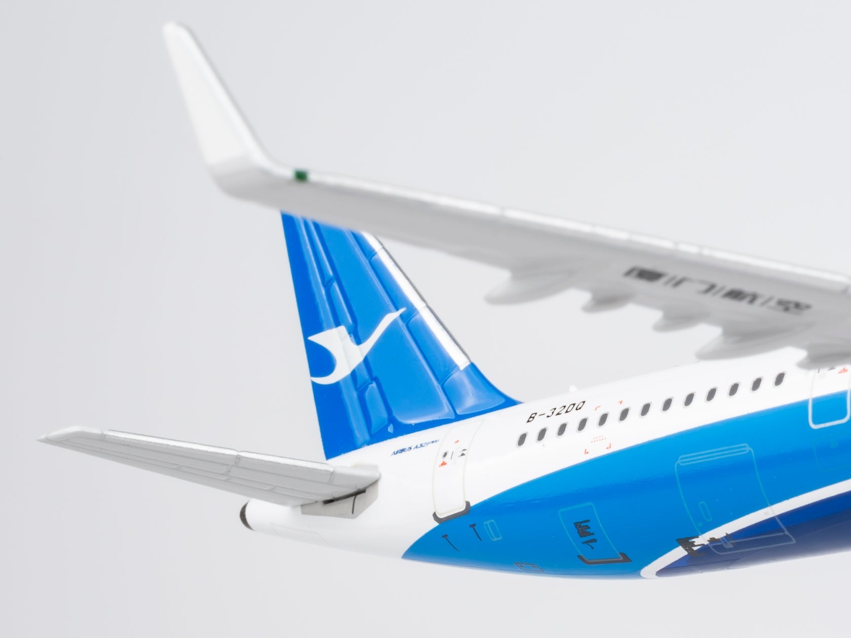 Pre-Order NG Models 64145 1:400 Xiamen Airlines A321neo B-32DQ (current colors)