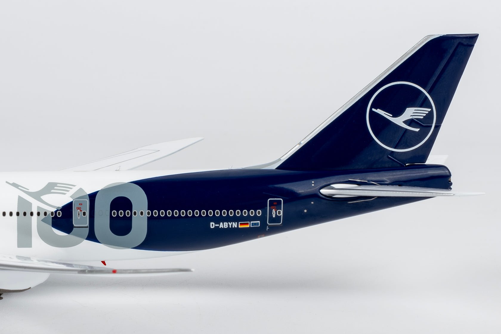Pre-Order NG Models 78046 1:400 Lufthansa 747-8i D-ABYN (100 Years Anniversary)