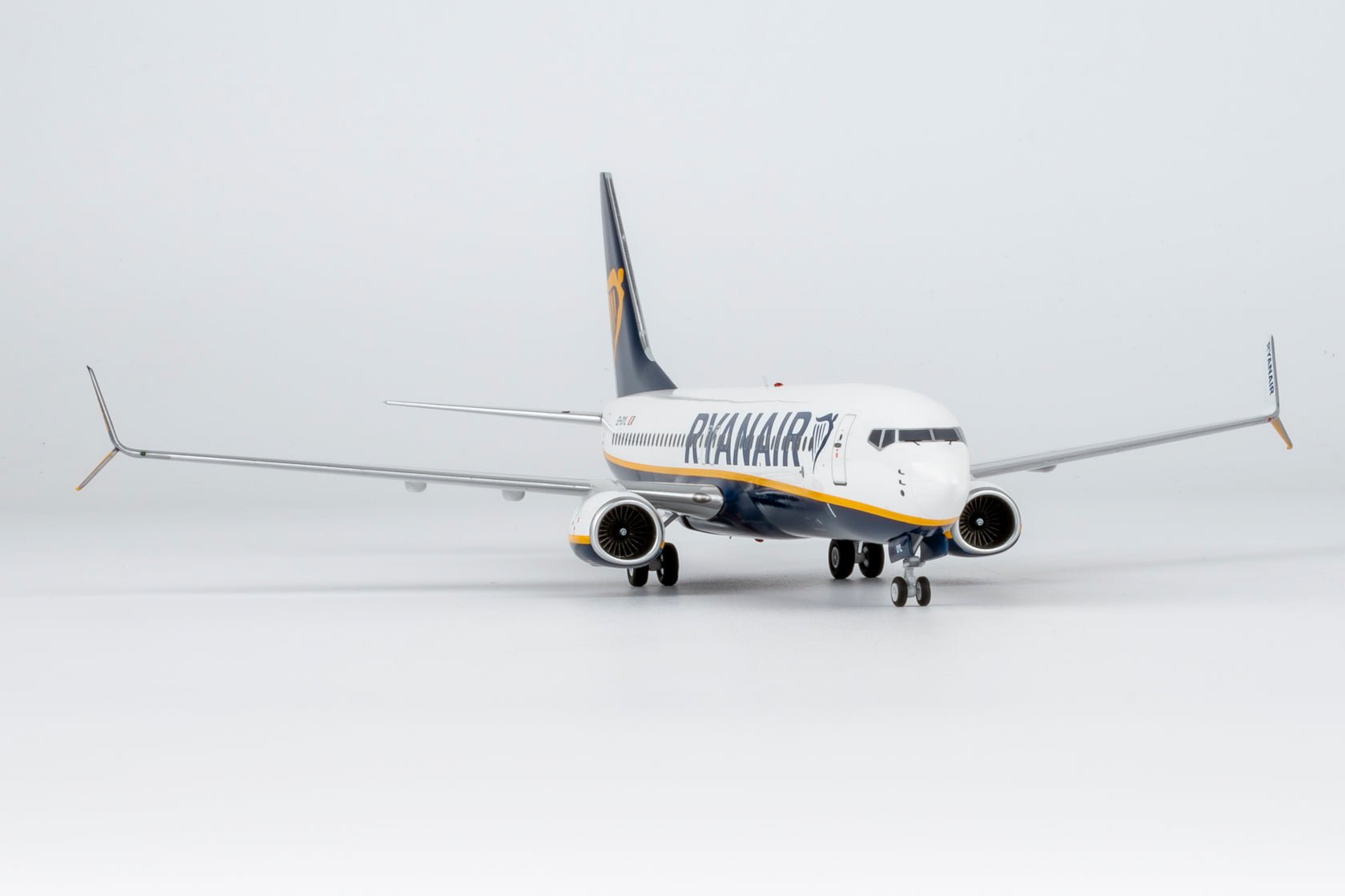 Pre-Order NG Models 8065 1:200 Ryanair 737-800 EI-DHF old colors, withtout winglets