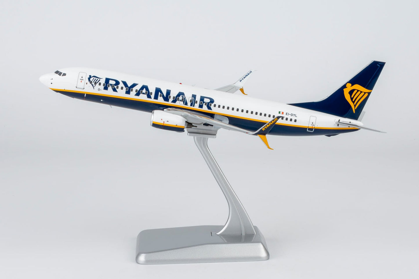 Pre-Order NG Models 8065 1:200 Ryanair 737-800 EI-DHF old colors, withtout winglets
