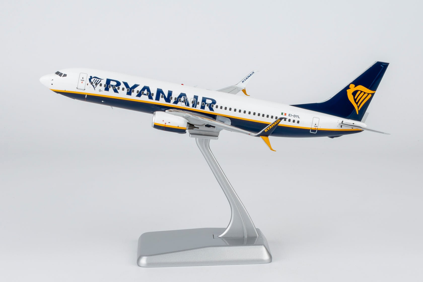 Pre-Order NG Models 8065 1:200 Ryanair 737-800 EI-DHF old colors, withtout winglets