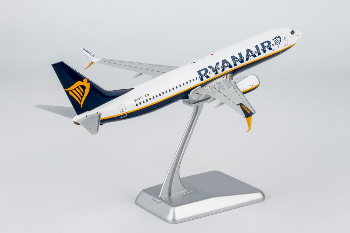 Pre-Order NG Models 8065 1:200 Ryanair 737-800 EI-DHF old colors, withtout winglets