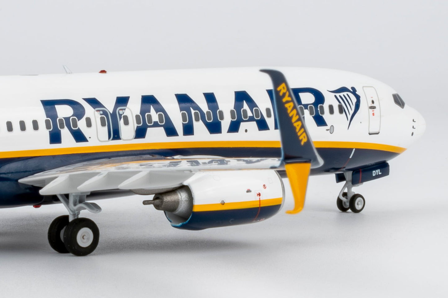 Pre-Order NG Models 8065 1:200 Ryanair 737-800 EI-DHF old colors, withtout winglets