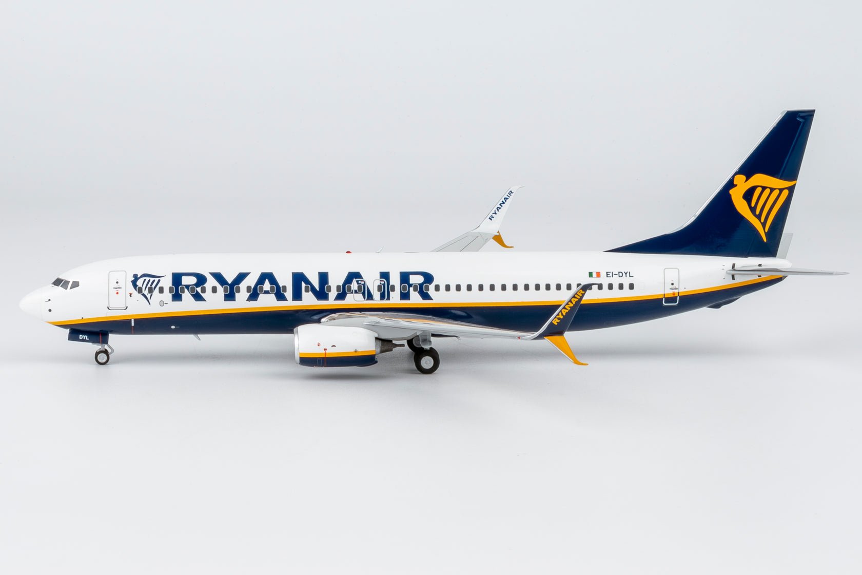 Pre-Order NG Models 8065 1:200 Ryanair 737-800 EI-DHF old colors, withtout winglets