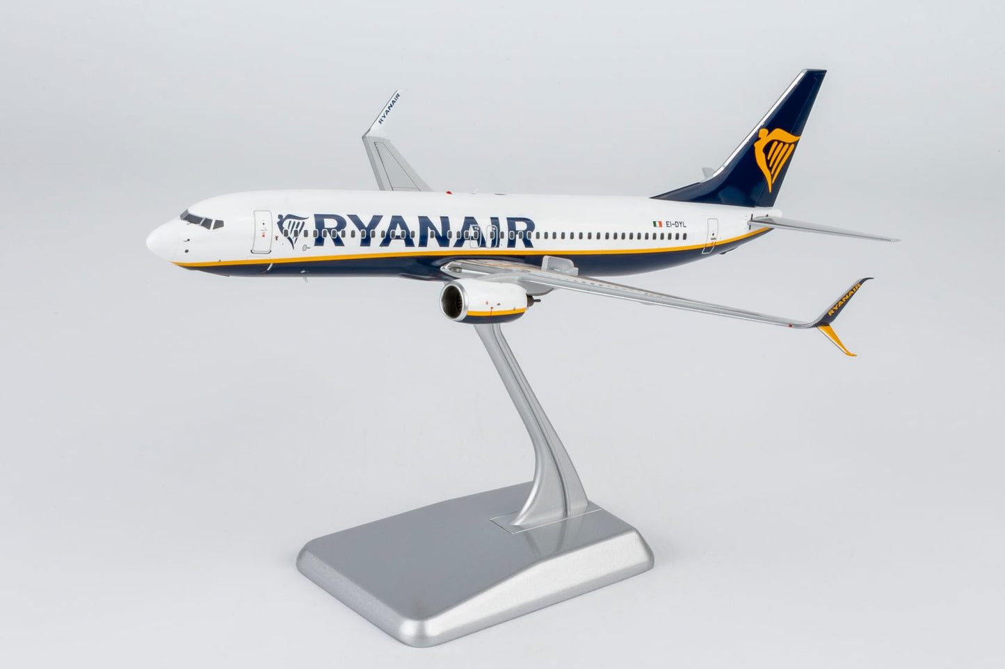 Pre-Order NG Models 8065 1:200 Ryanair 737-800 EI-DHF old colors, withtout winglets