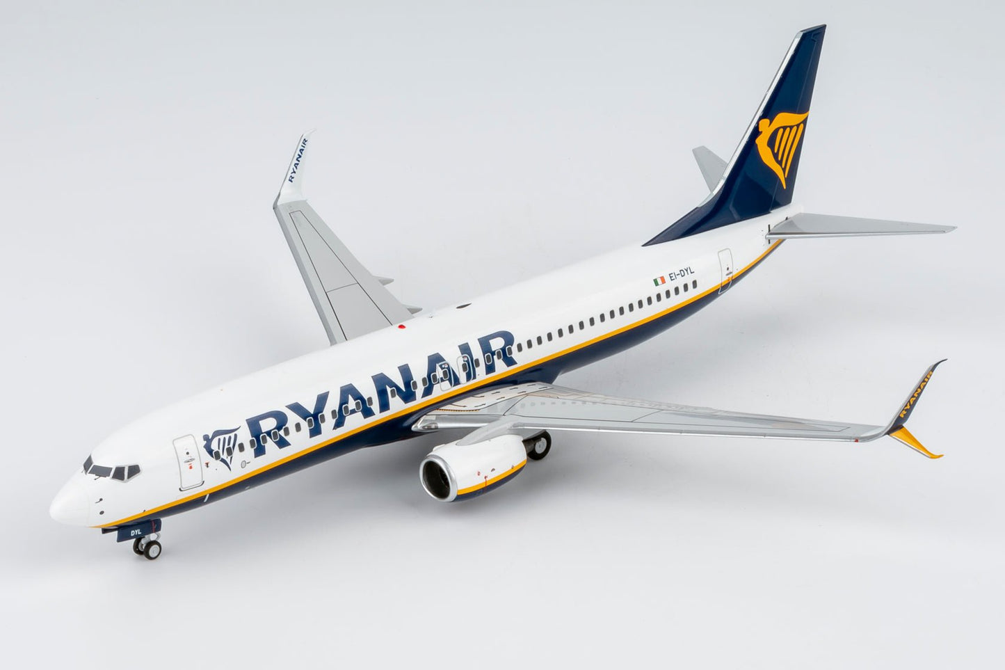 Pre-Order NG Models 8065 1:200 Ryanair 737-800 EI-DHF old colors, withtout winglets