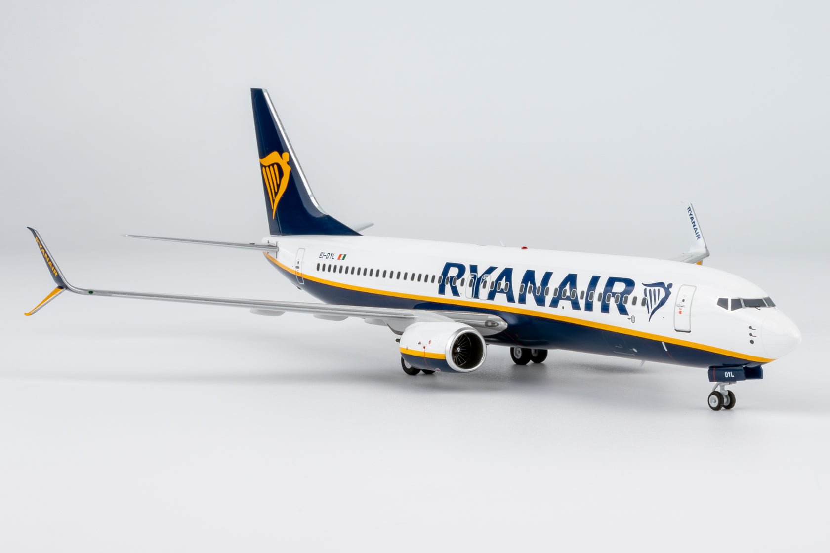 Pre-Order NG Models 8065 1:200 Ryanair 737-800 EI-DHF old colors, withtout winglets