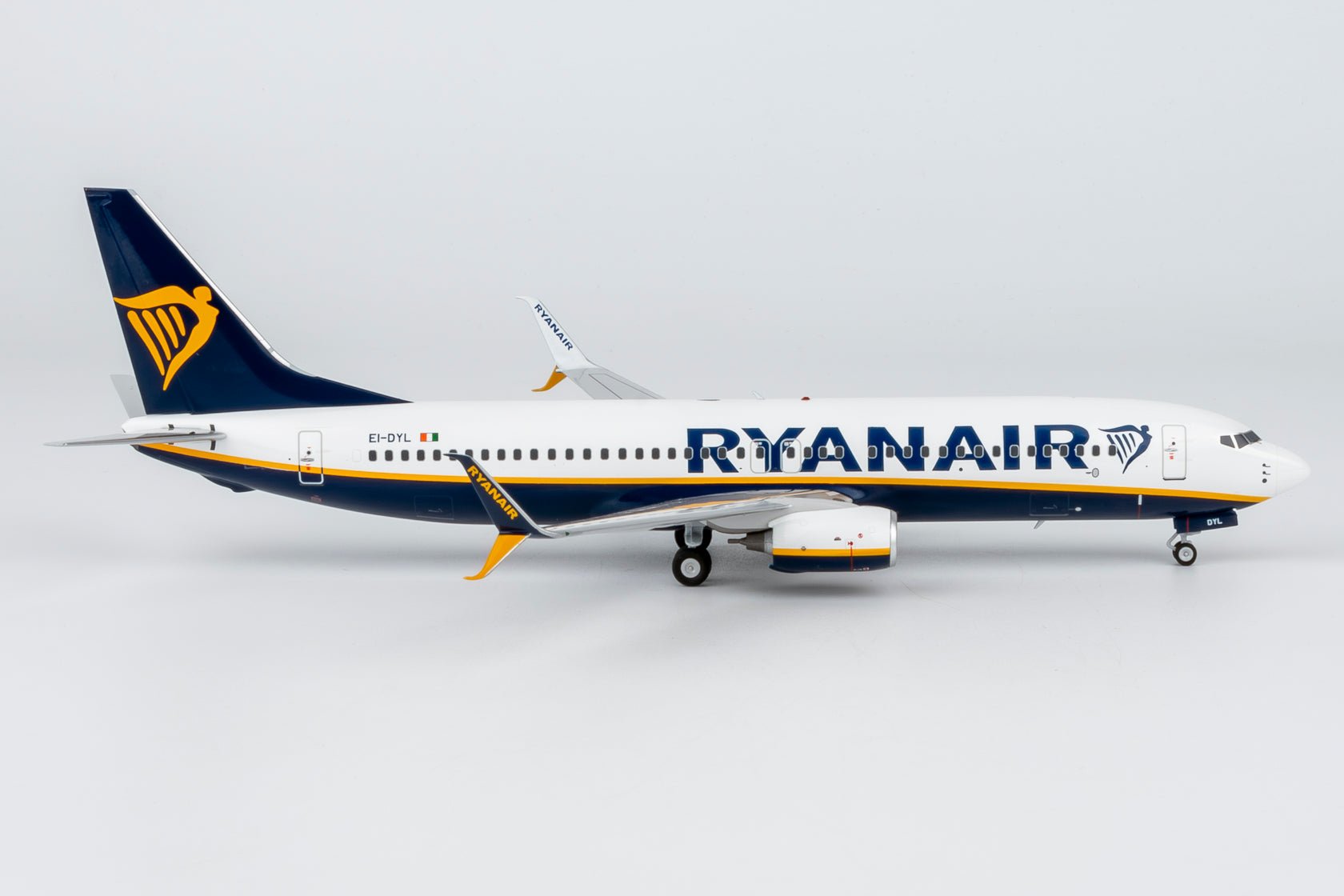Pre-Order NG Models 8065 1:200 Ryanair 737-800 EI-DHF old colors, withtout winglets