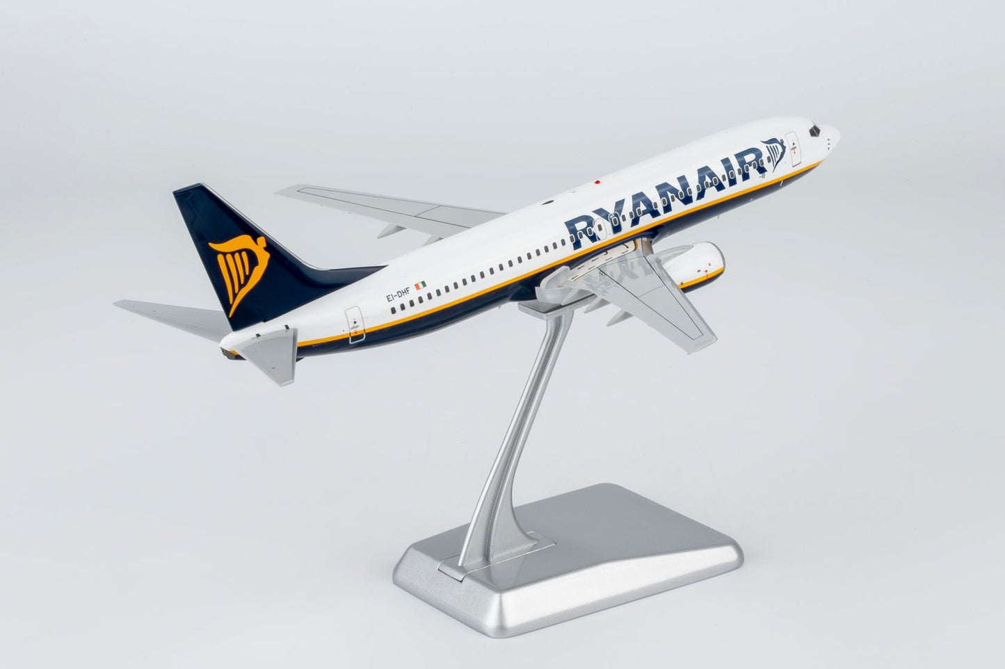 Pre-Order NG Models 8066 1:200 Ryanair 737-800/w EI-DYL current colors with scimitar winglets