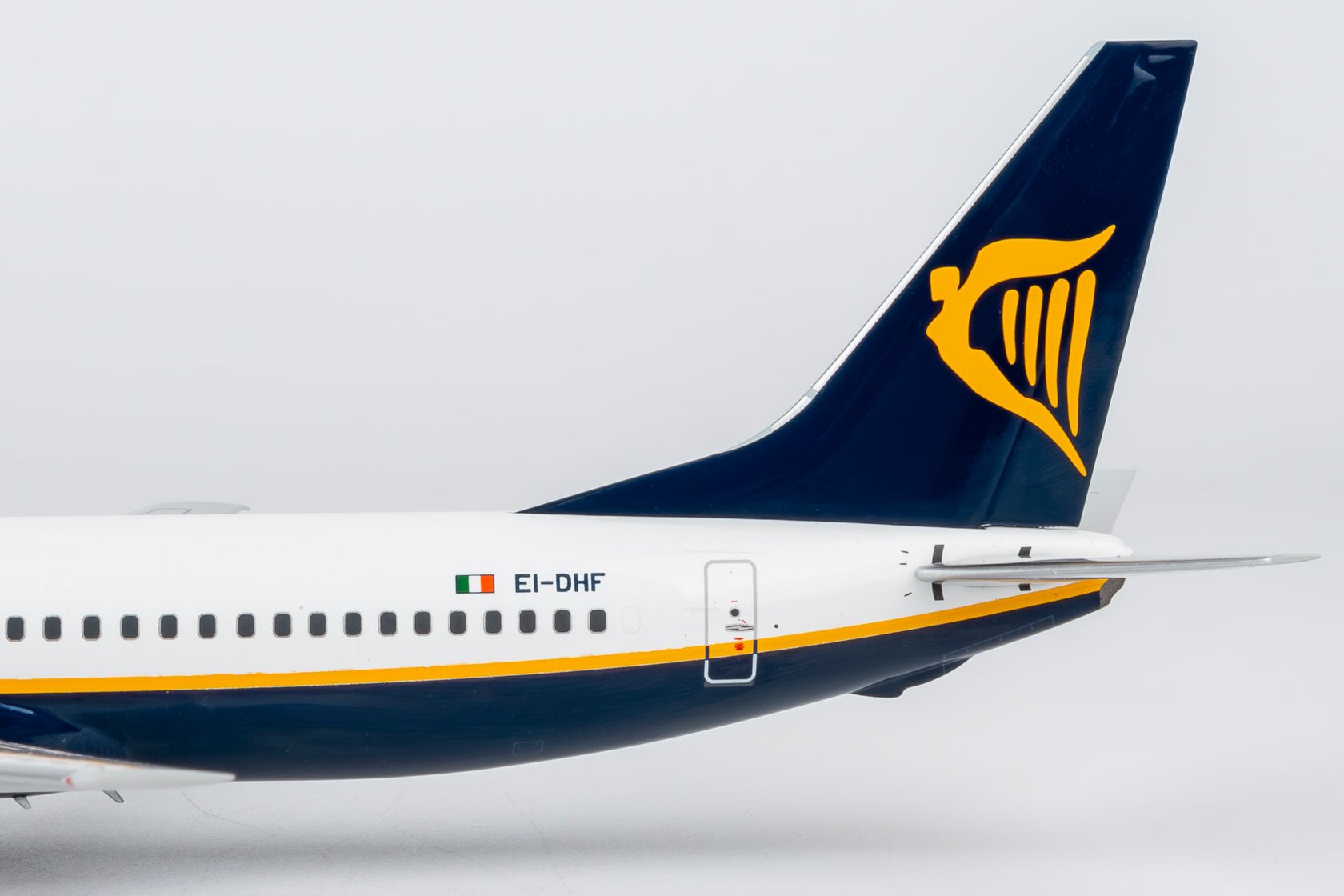 Pre-Order NG Models 8066 1:200 Ryanair 737-800/w EI-DYL current colors with scimitar winglets