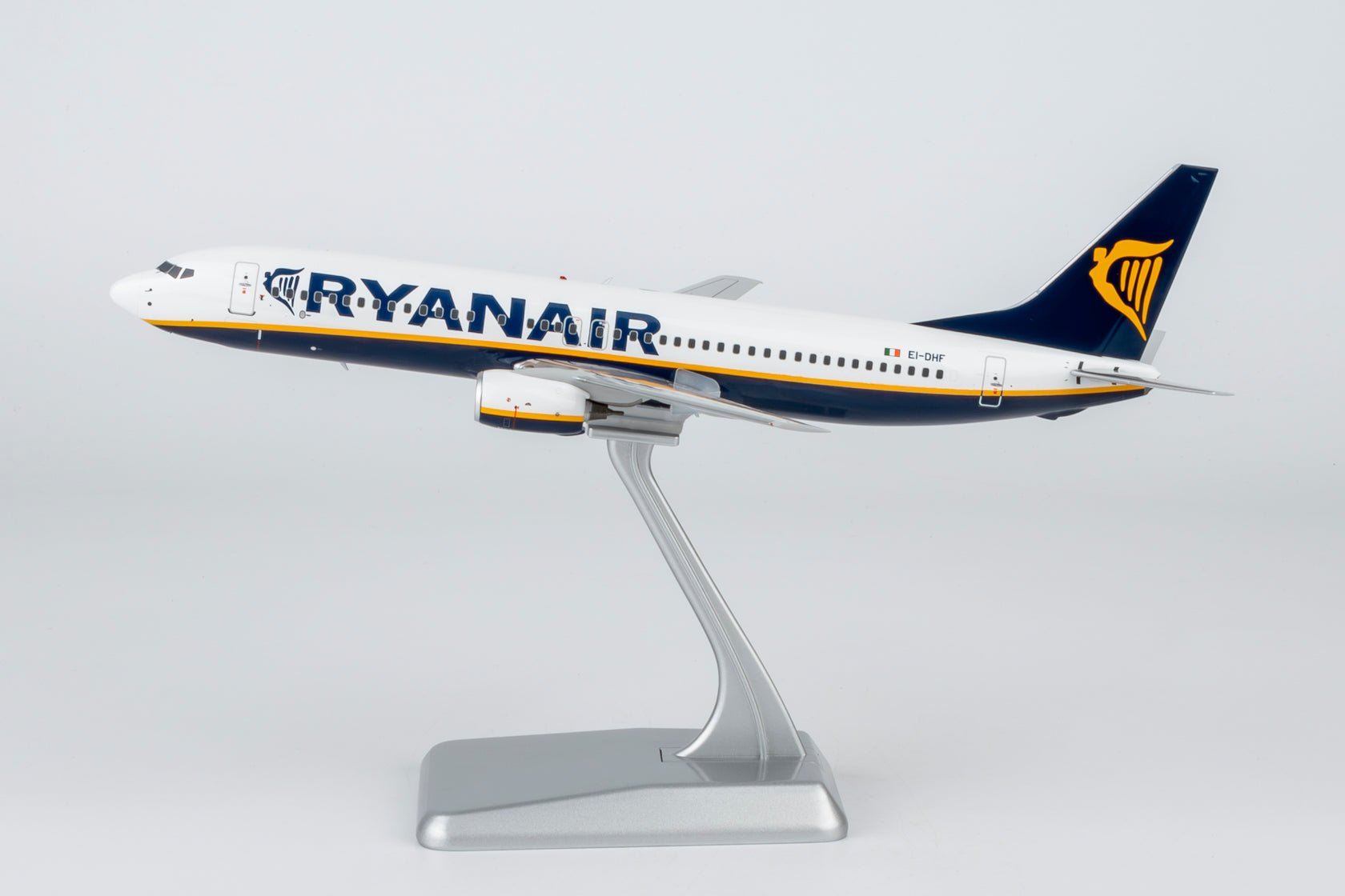 Pre-Order NG Models 8066 1:200 Ryanair 737-800/w EI-DYL current colors with scimitar winglets