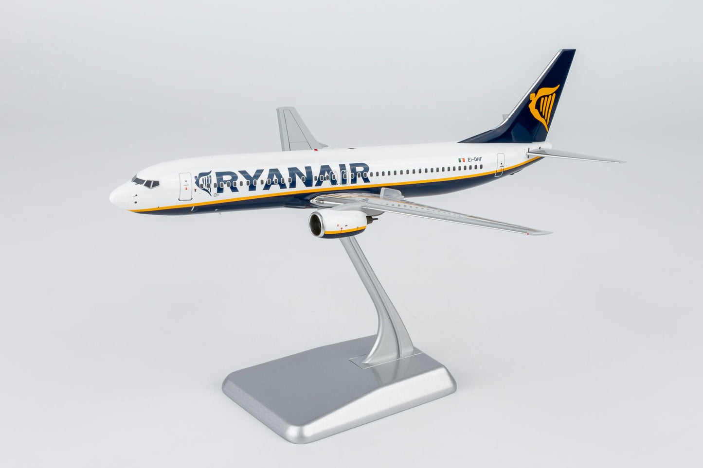 Pre-Order NG Models 8066 1:200 Ryanair 737-800/w EI-DYL current colors with scimitar winglets