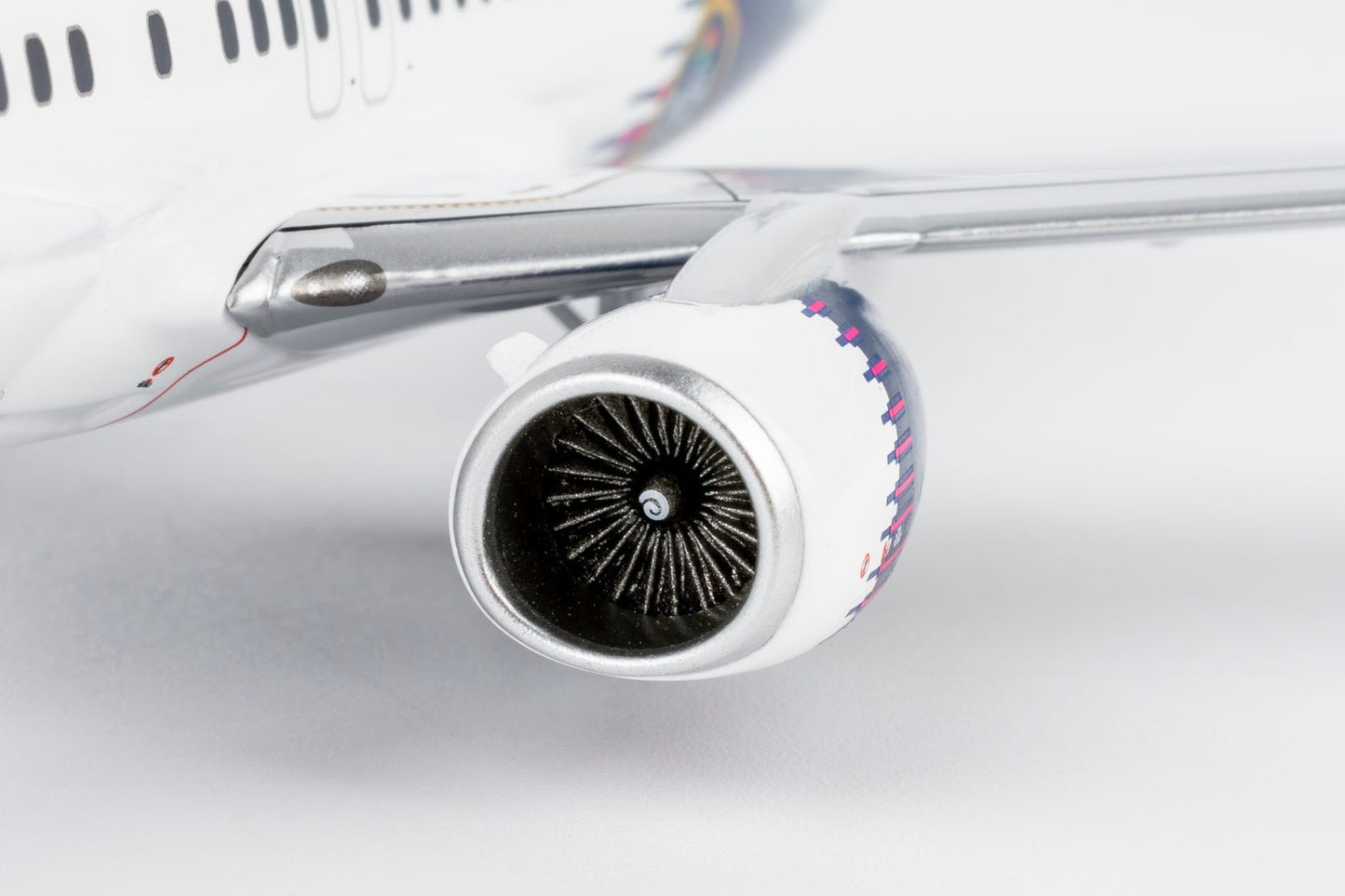 Pre-Order NG Models 8067 1:200 Aeromexico 737-800/w N957AM new paint with scimitar winglets; "La Aerolínea Más Puntual Del Mundo" titles