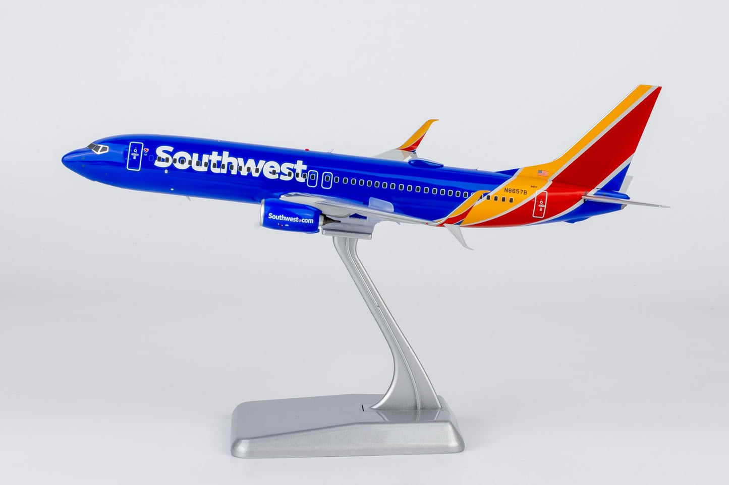 Pre-Order NG Models 8073 1:200 Southwest Airlines 737-800/w N8657B Heart livery with halogen landing lights; with scimitar winglets