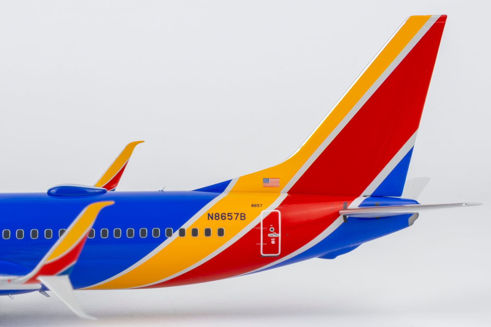 Pre-Order NG Models 8073 1:200 Southwest Airlines 737-800/w N8657B Heart livery with halogen landing lights; with scimitar winglets