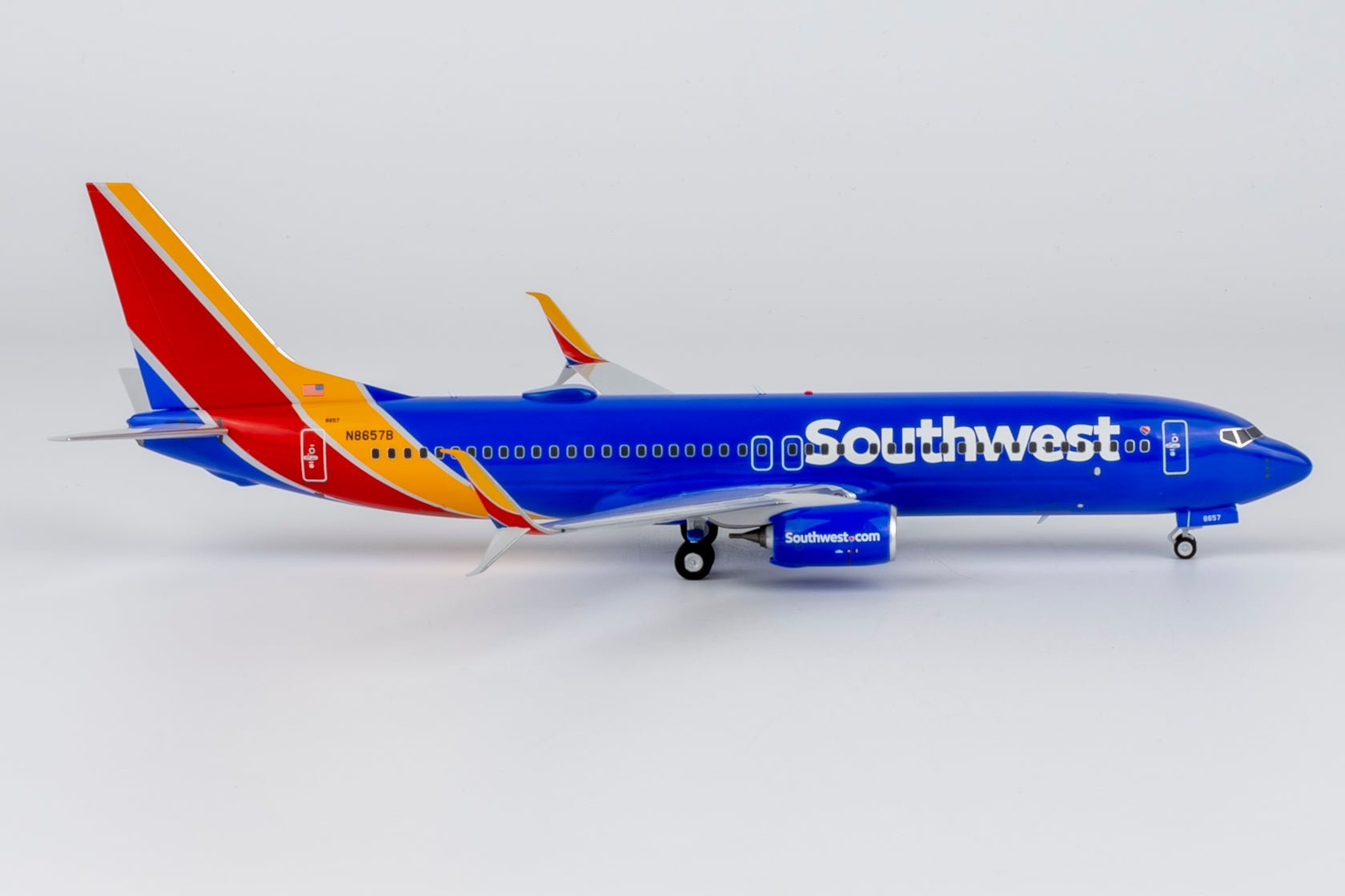 Pre-Order NG Models 8073 1:200 Southwest Airlines 737-800/w N8657B Heart livery with halogen landing lights; with scimitar winglets