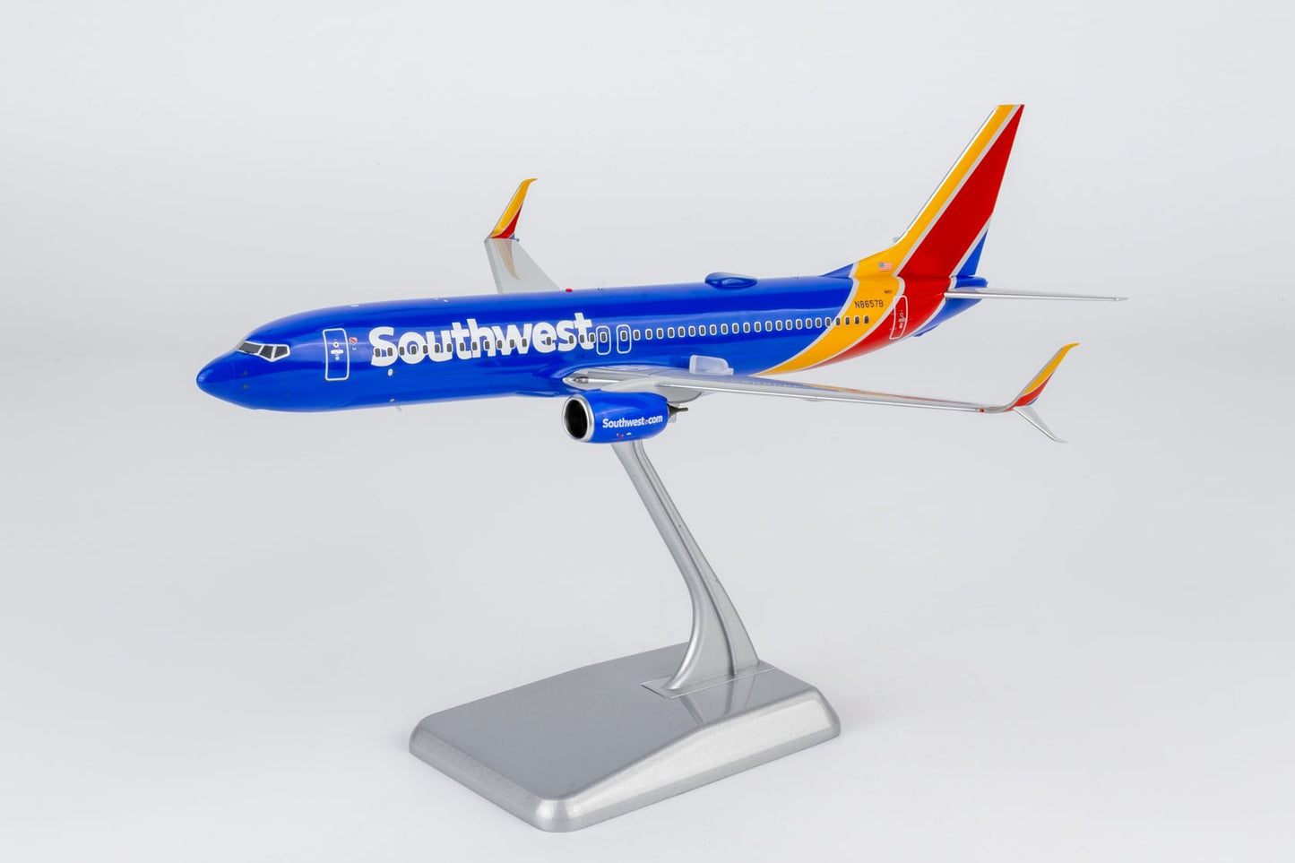 Pre-Order NG Models 8073 1:200 Southwest Airlines 737-800/w N8657B Heart livery with halogen landing lights; with scimitar winglets