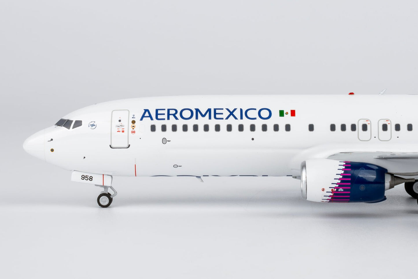 Pre-Order NG Models 8077 1:200 Aeromexico 737-800/w N958AM new paint with scimitar winglets