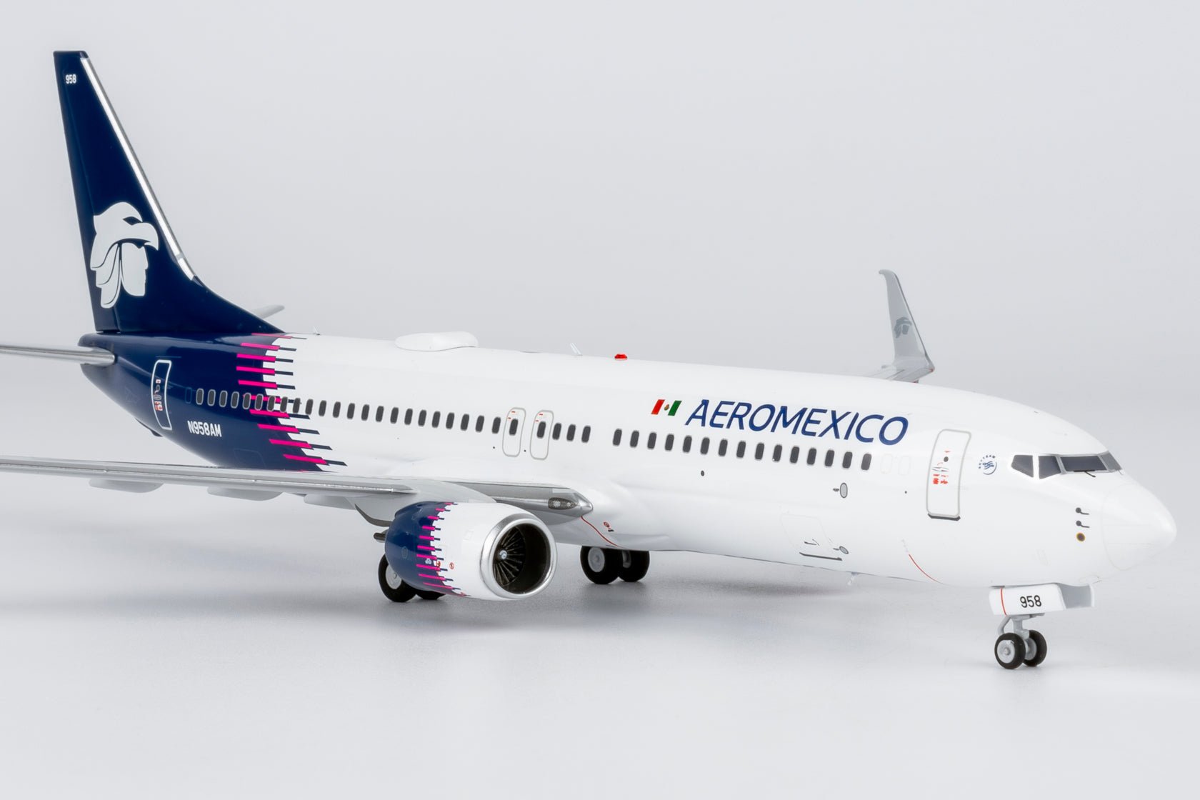 Pre-Order NG Models 8077 1:200 Aeromexico 737-800/w N958AM new paint with scimitar winglets