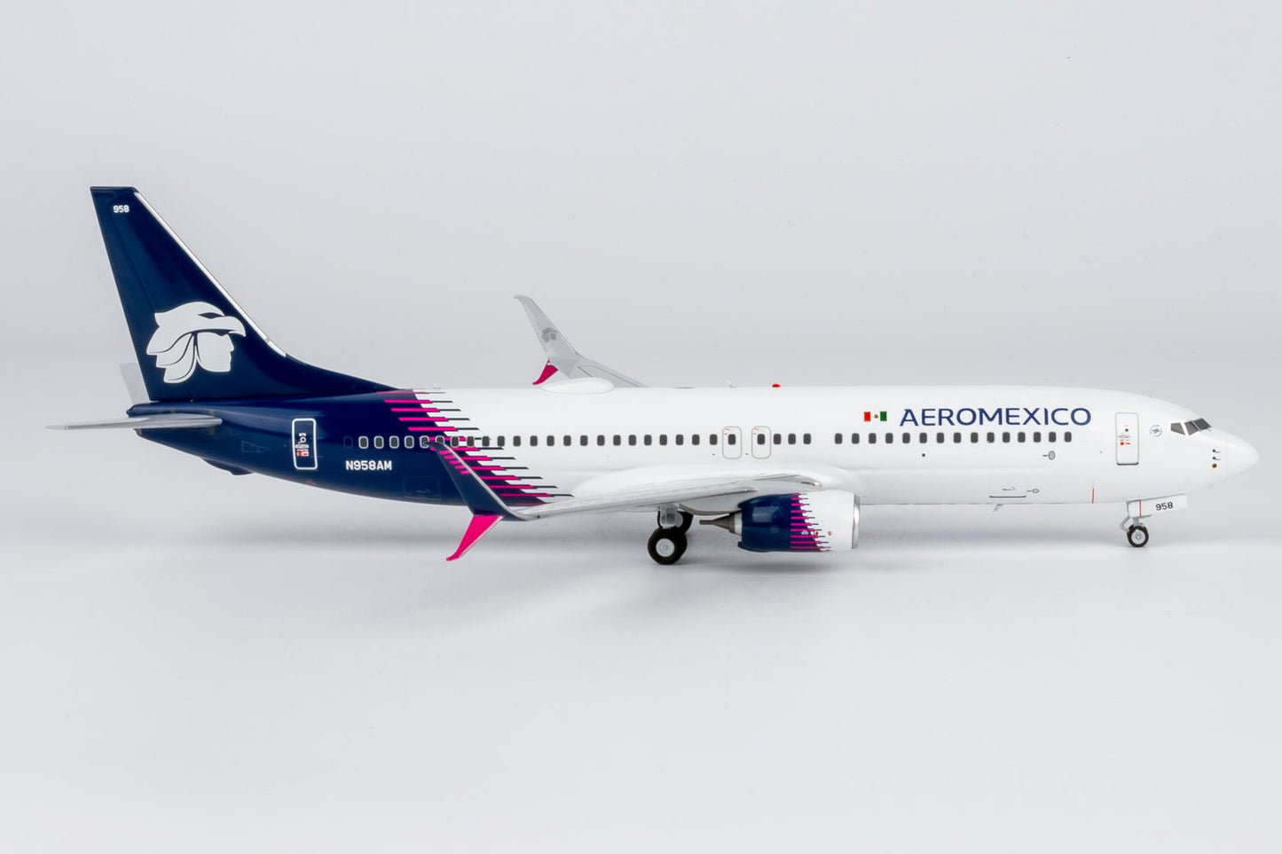 Pre-Order NG Models 8077 1:200 Aeromexico 737-800/w N958AM new paint with scimitar winglets