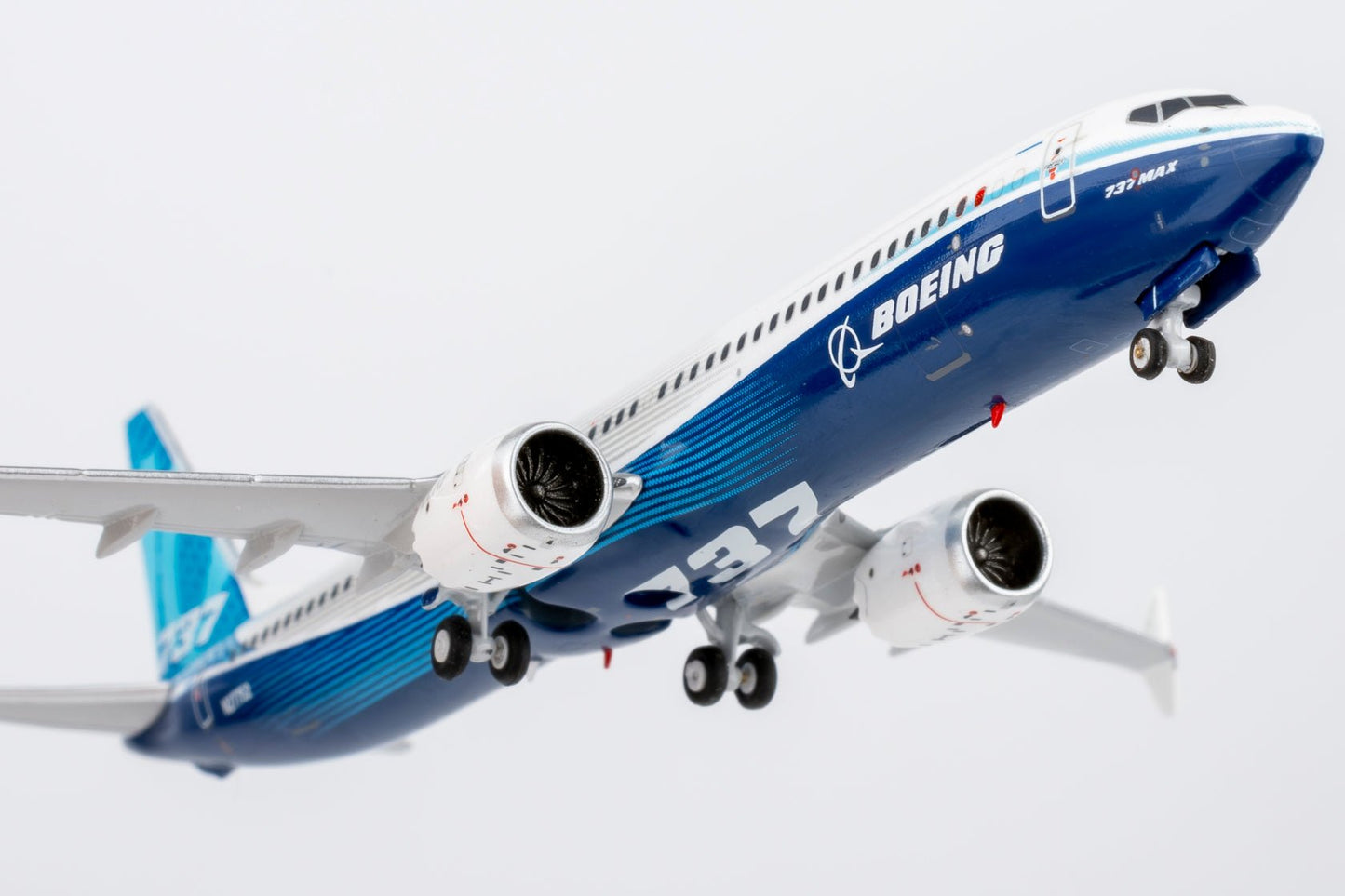 Pre-Order NG Models 90005 1:400 The Boeing Company 737 MAX 10 N27752
