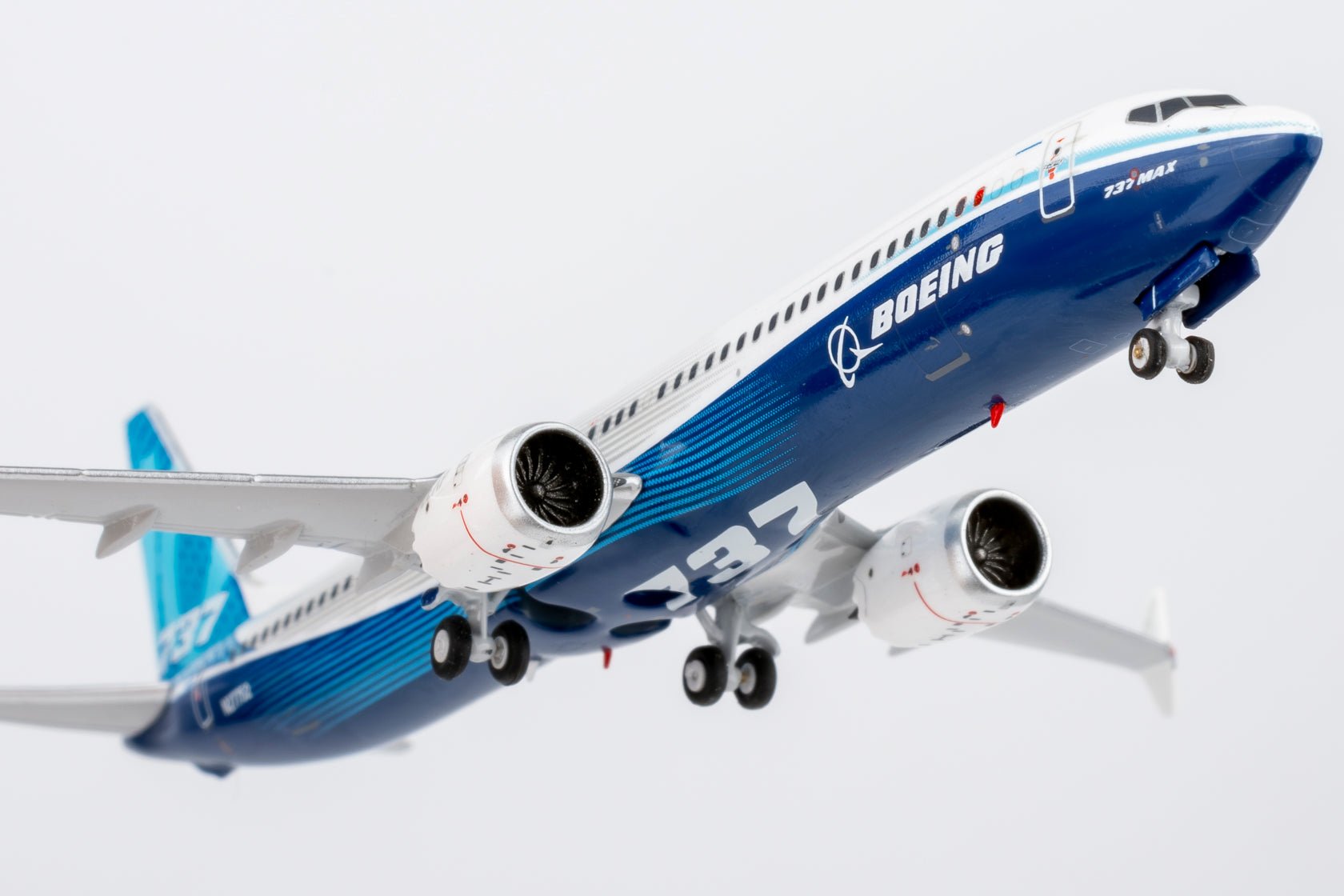 Pre-Order NG Models 90005 1:400 The Boeing Company 737 MAX 10 N27752