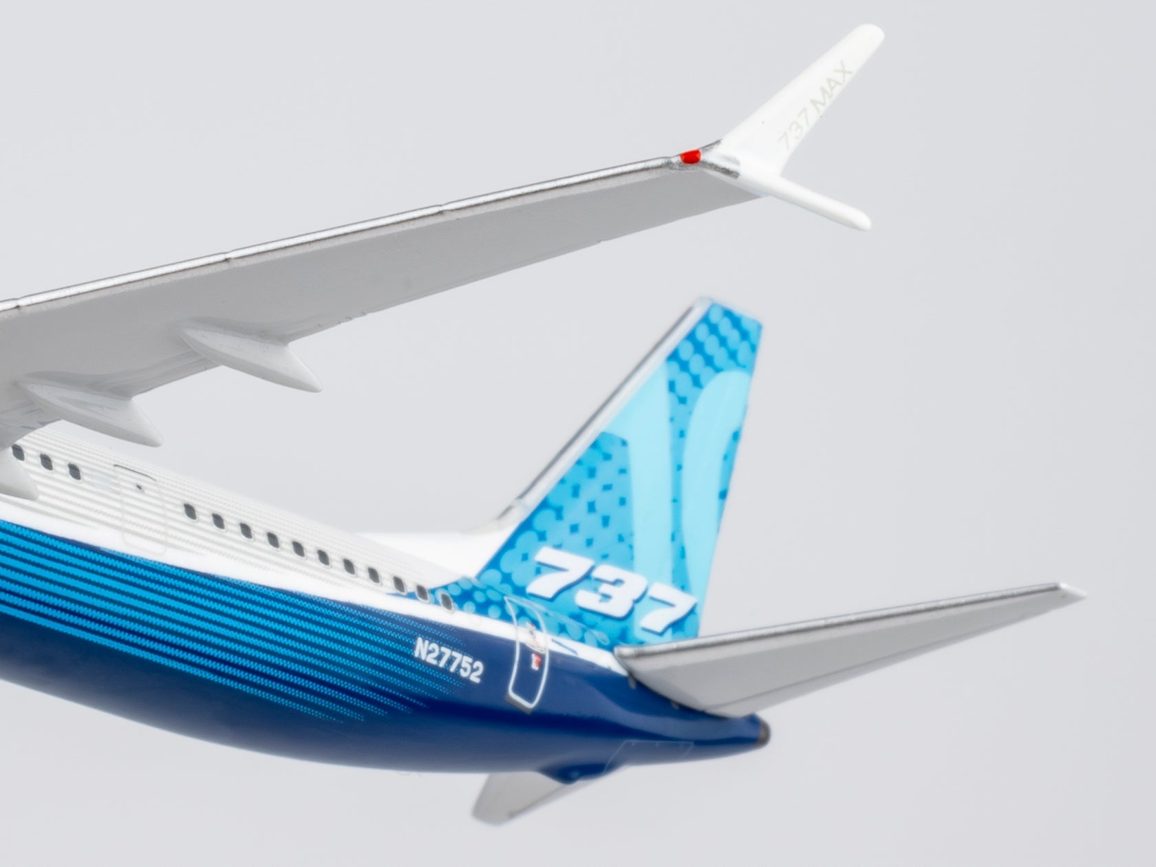 Pre-Order NG Models 90005 1:400 The Boeing Company 737 MAX 10 N27752