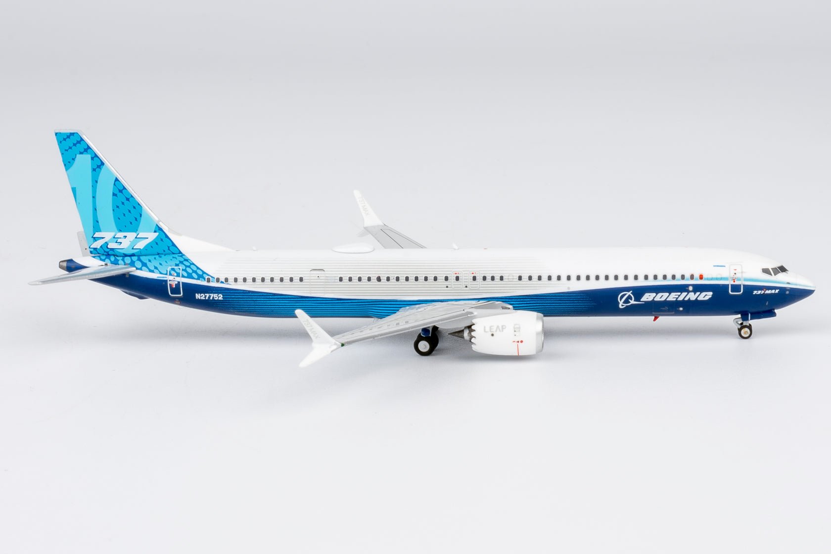 Pre-Order NG Models 90005 1:400 The Boeing Company 737 MAX 10 N27752