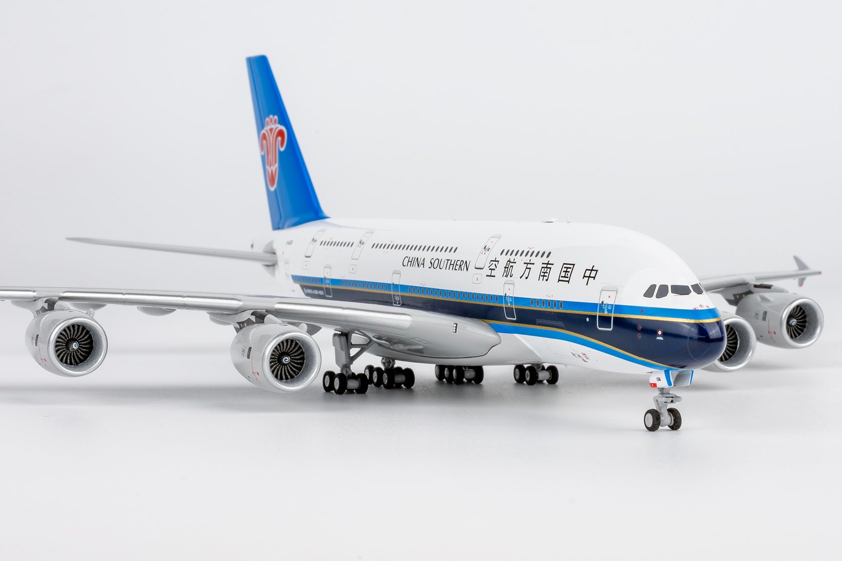 Pre-Order NG Models ULTIMATE 24625 1:400 China Southern Airlines A380-800 B-6136 (First A380 for China)