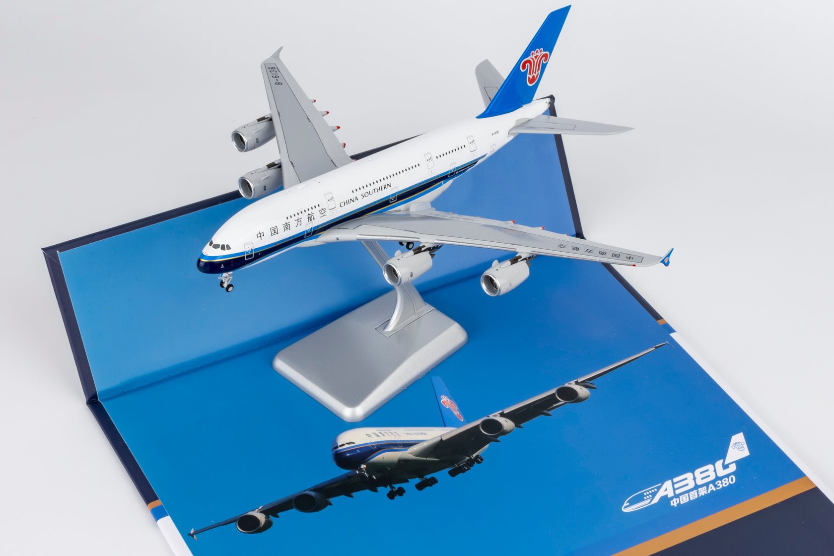 Pre-Order NG Models ULTIMATE 24625 1:400 China Southern Airlines A380-800 B-6136 (First A380 for China)