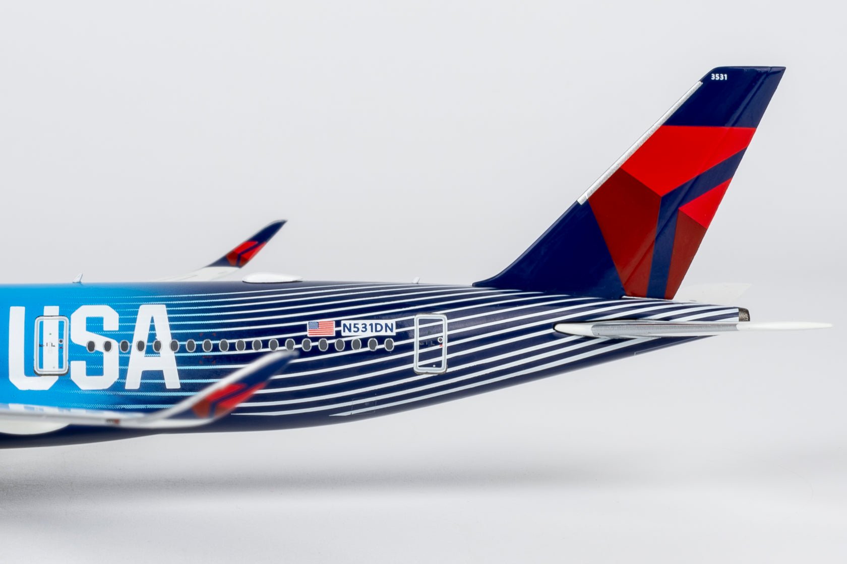 Pre-Order NG Models ULTIMATE 39123 1:400 Delta Air Lines A350-900 N531DN (TEAM USA 3)