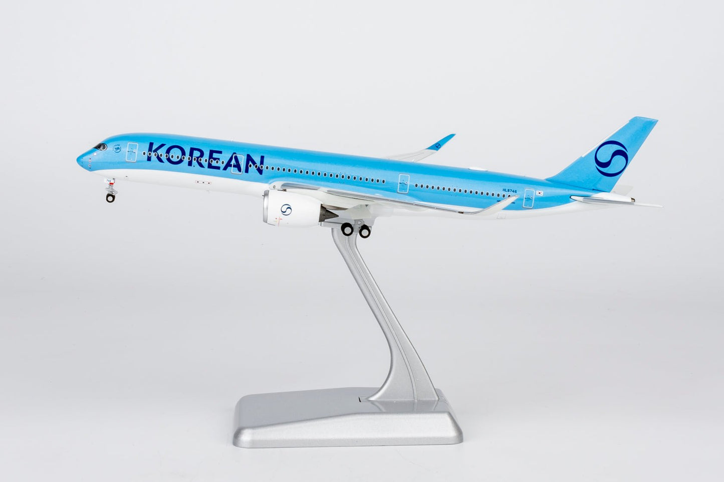 Pre-Order NG Models ULTIMATE 39127 1:400 Korean Air A350-900 HL8746 (New Livery)