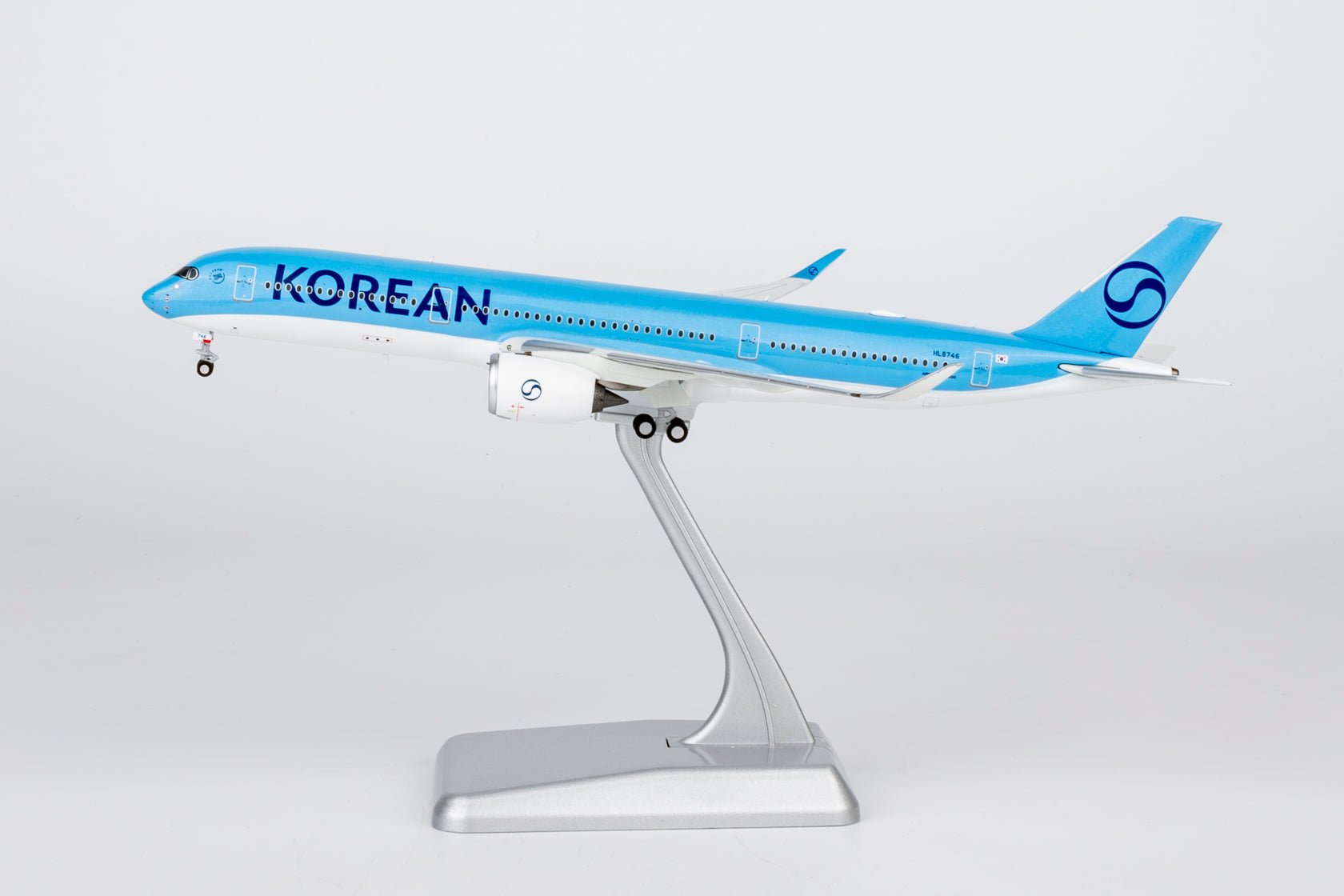 Pre-Order NG Models ULTIMATE 39127 1:400 Korean Air A350-900 HL8746 (New Livery)