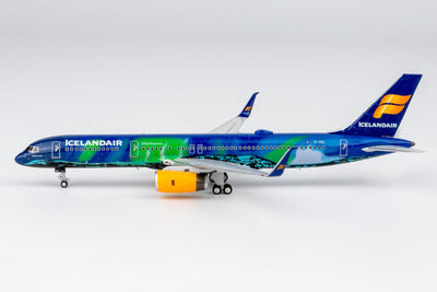 Pre-Order NG Models ULTIMATE 53211 1:400 Icelandair 757-200/w A321 TF-FIU (Aurora (Northern Lights))