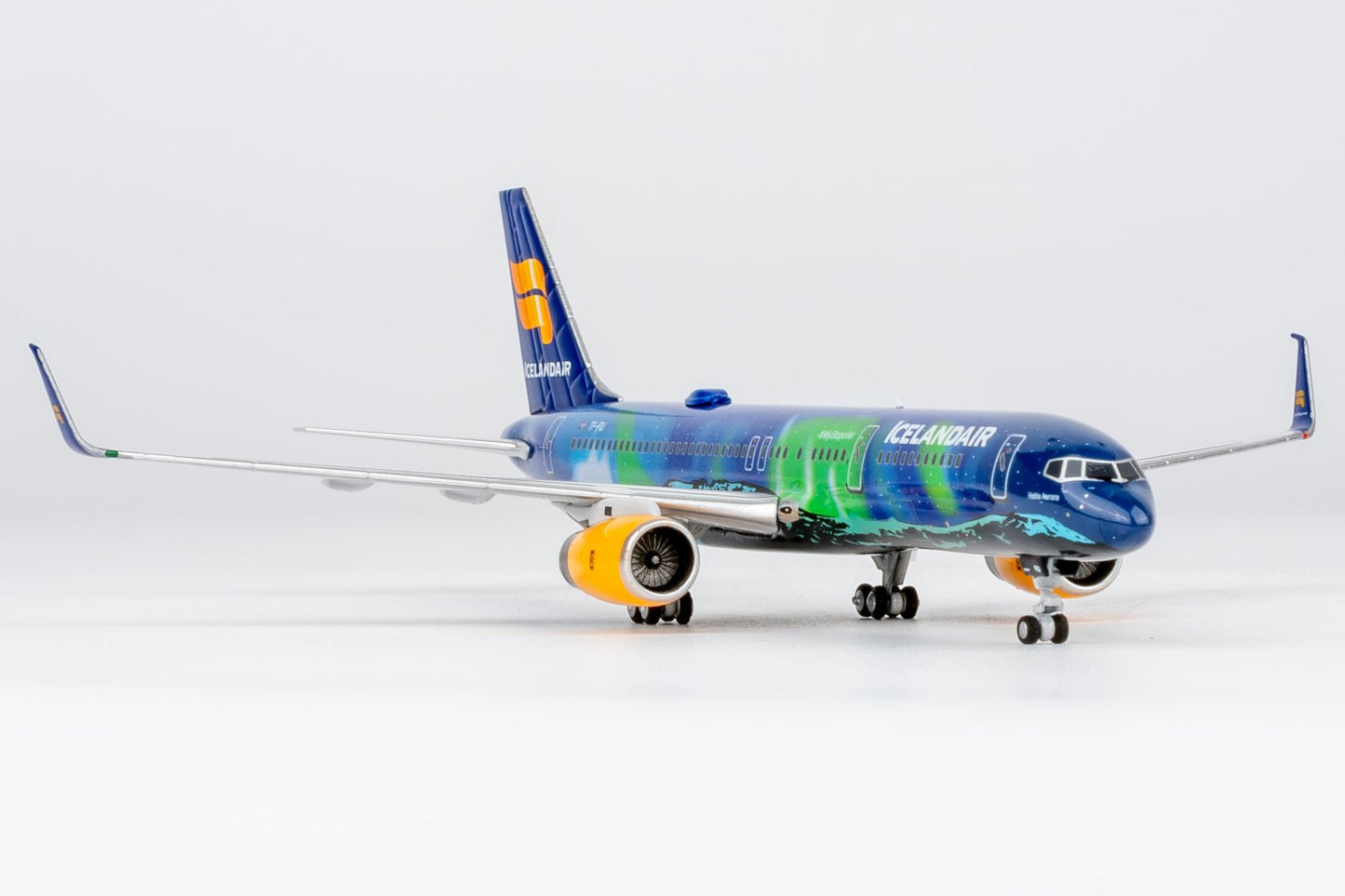 Pre-Order NG Models ULTIMATE 53211 1:400 Icelandair 757-200/w A321 TF-FIU (Aurora (Northern Lights))