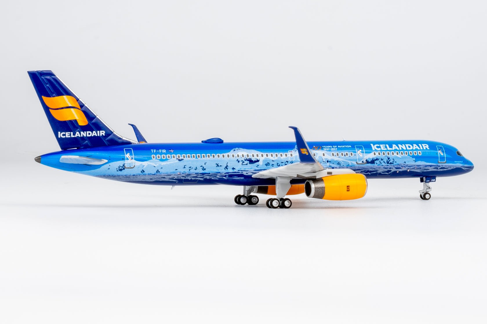 Pre-Order NG Models ULTIMATE 53212 1:400 Icelandair 757-200/w A321 TF-FIR (Vatnajökull)